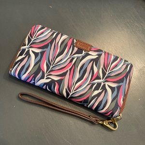 Fossil zipper wallet